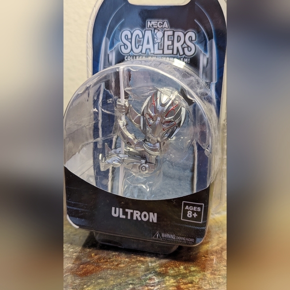 Marvel Avengers Age of Ultron NECA Scalers Ultron Vinyl Figure NEW! - Picture 3 of 4